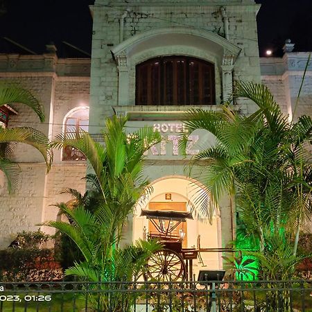 פונה Hotel Ritz מראה חיצוני תמונה