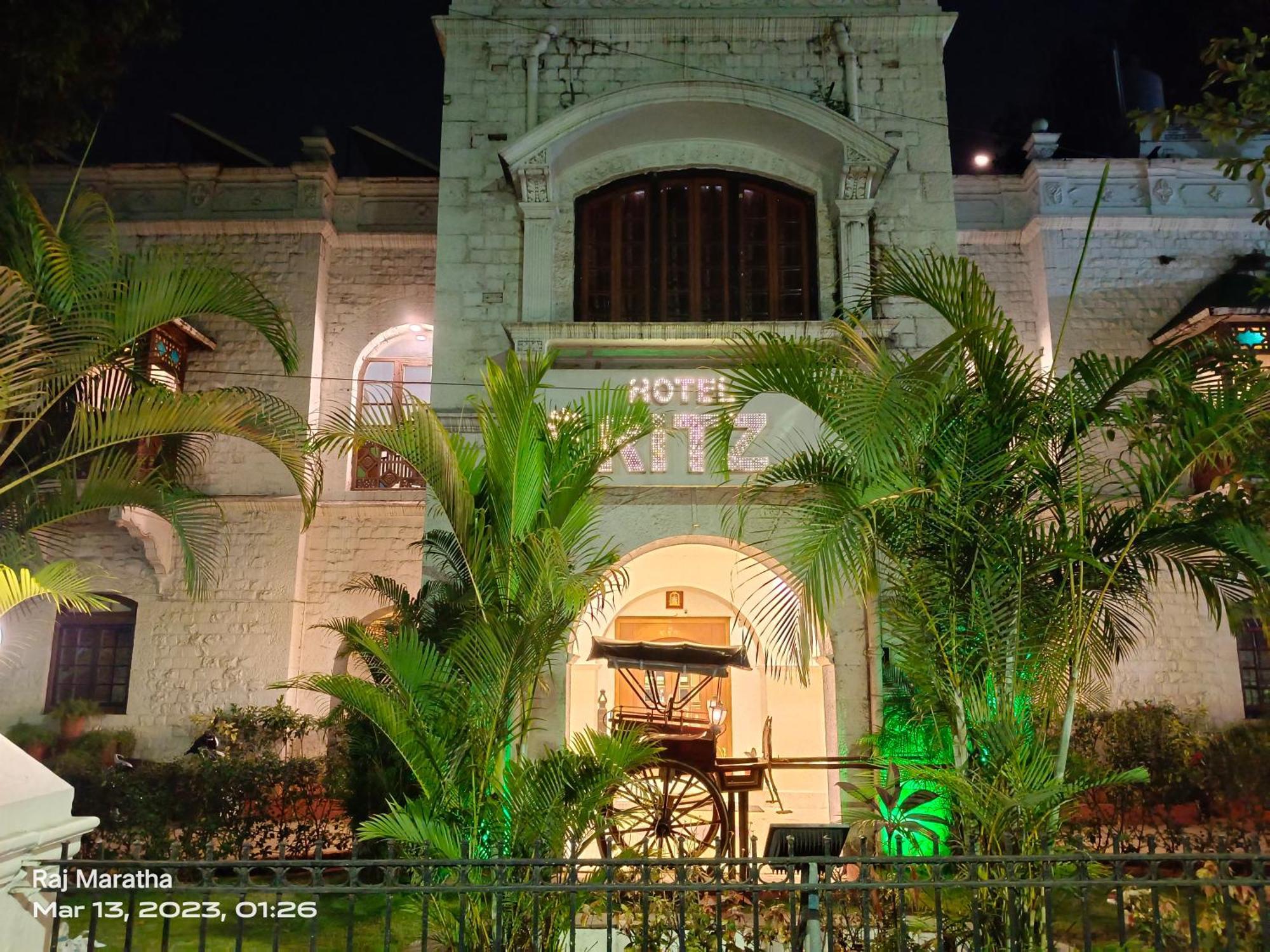 פונה Hotel Ritz מראה חיצוני תמונה