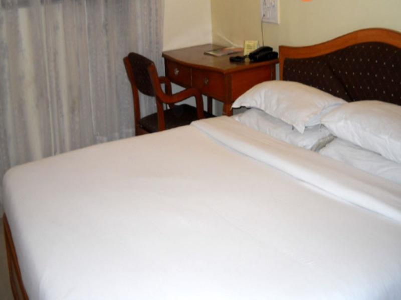 פונה Hotel Ritz מראה חיצוני תמונה