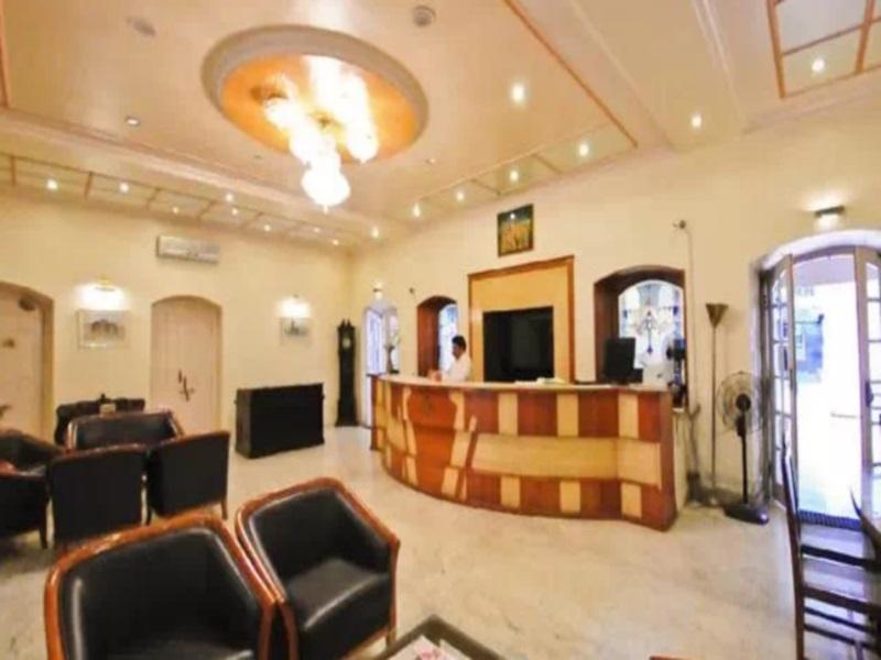 פונה Hotel Ritz מראה חיצוני תמונה