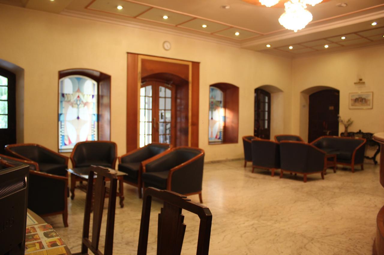 פונה Hotel Ritz מראה חיצוני תמונה