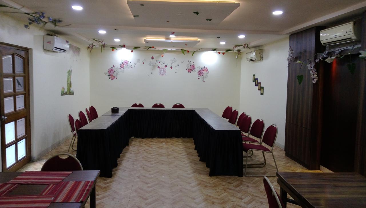 פונה Hotel Ritz מראה חיצוני תמונה