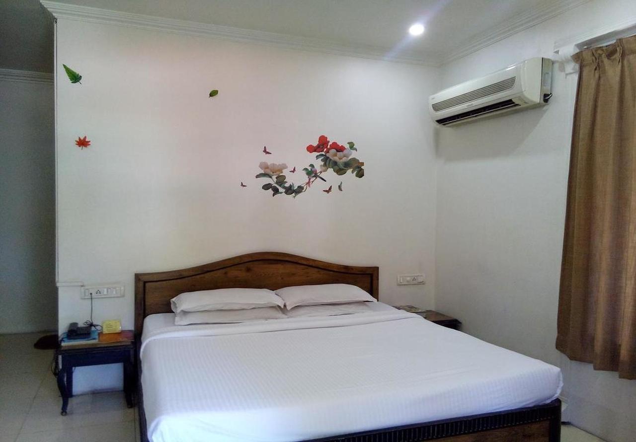 פונה Hotel Ritz מראה חיצוני תמונה