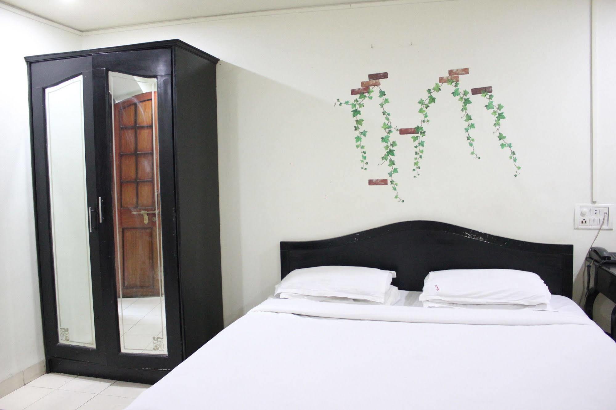 פונה Hotel Ritz מראה חיצוני תמונה