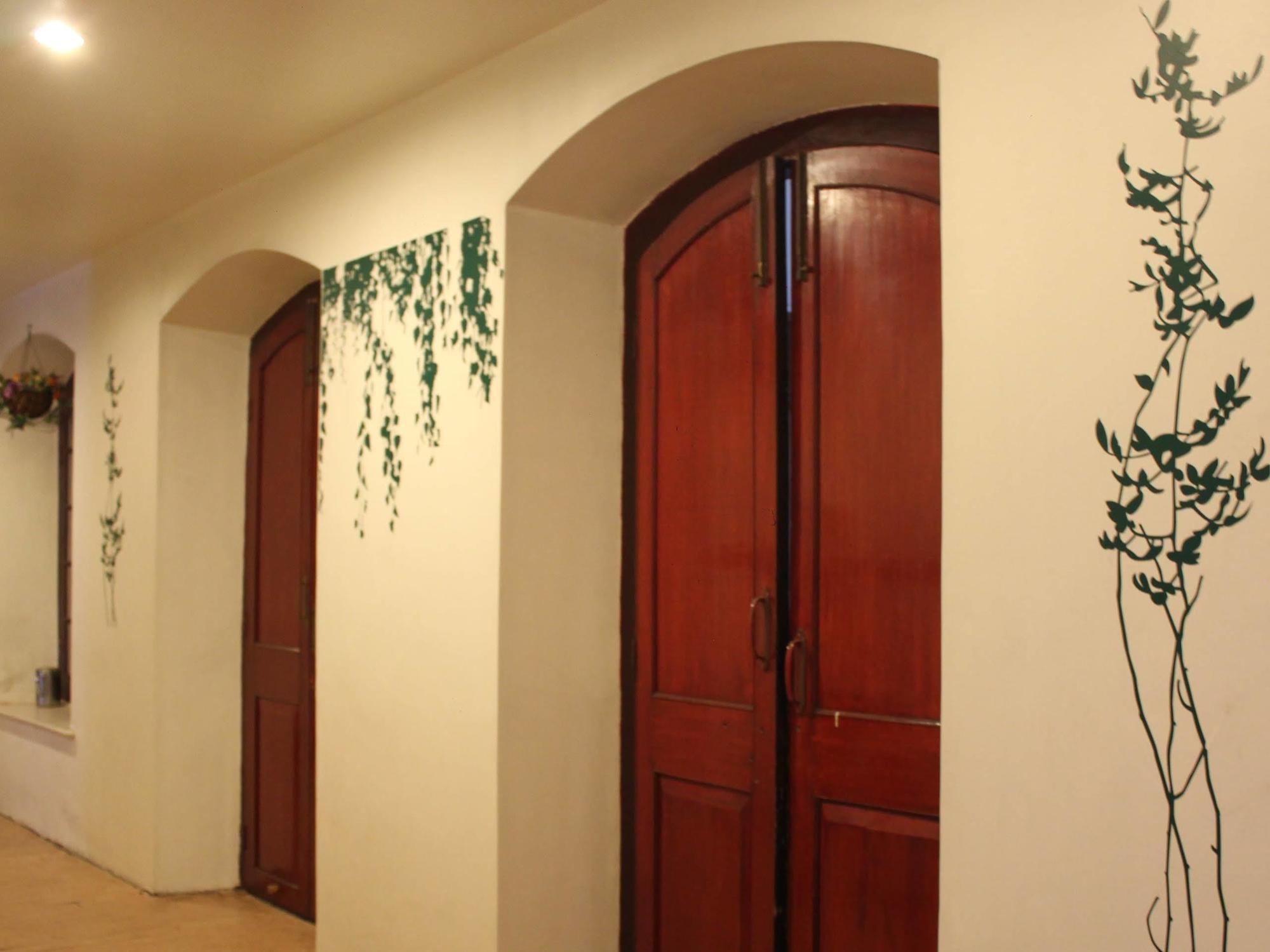 פונה Hotel Ritz מראה חיצוני תמונה